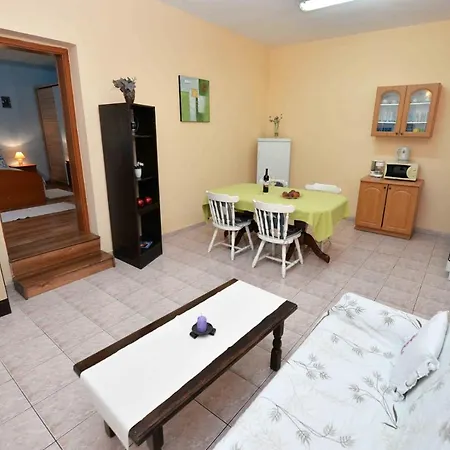 Daire Beachfront Sabuni *