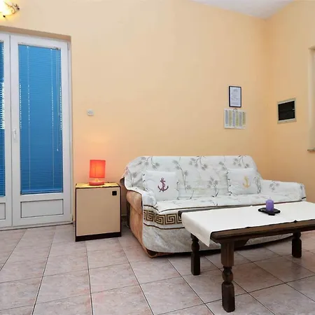 Daire Beachfront Sabuni Murter