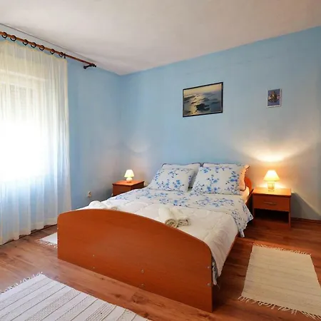 Apartment Beachfront Sabuni